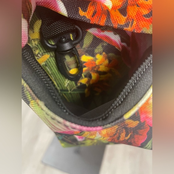 Herschel Supply Co. Jungle Sling crossbody Backpack Hoffman Fabrics - Picture 6 of 10